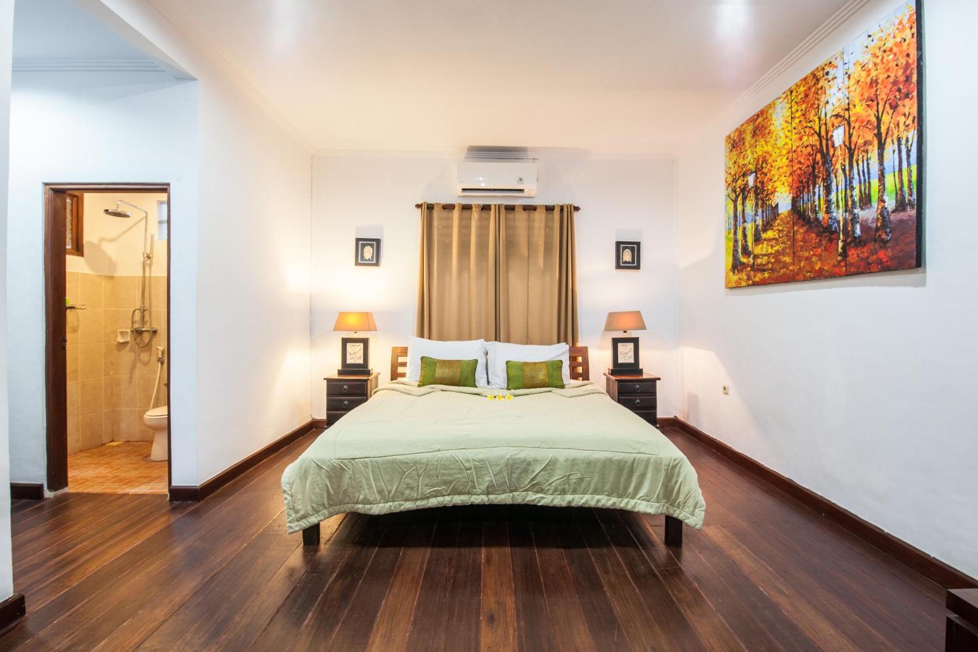 Villa 6-br Garden Legian 5-min Walk To And Shops Bali