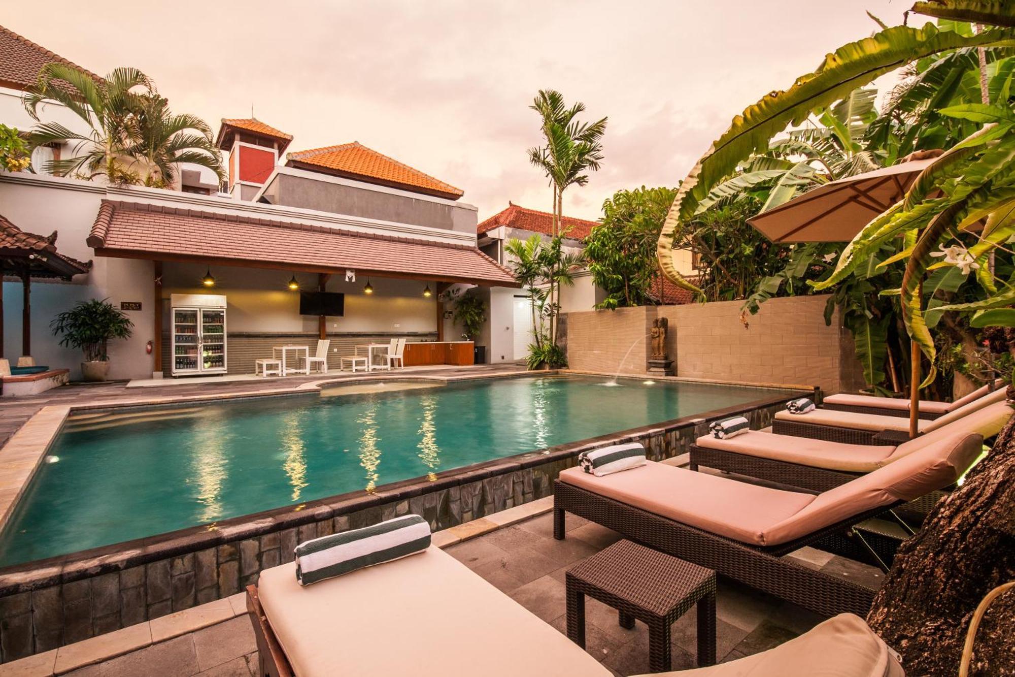 6-br Garden Legian 5-min Walk To And Shops Bali